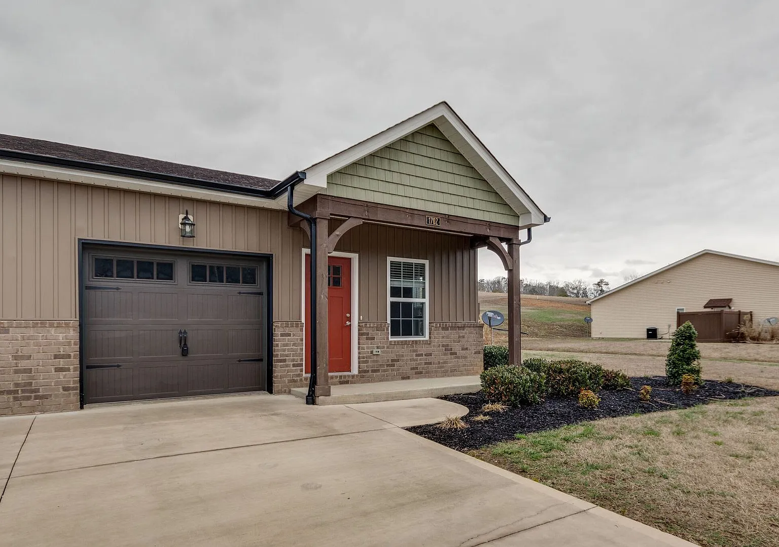 2 BR 2 Bath Condo with Garage — Photo 1