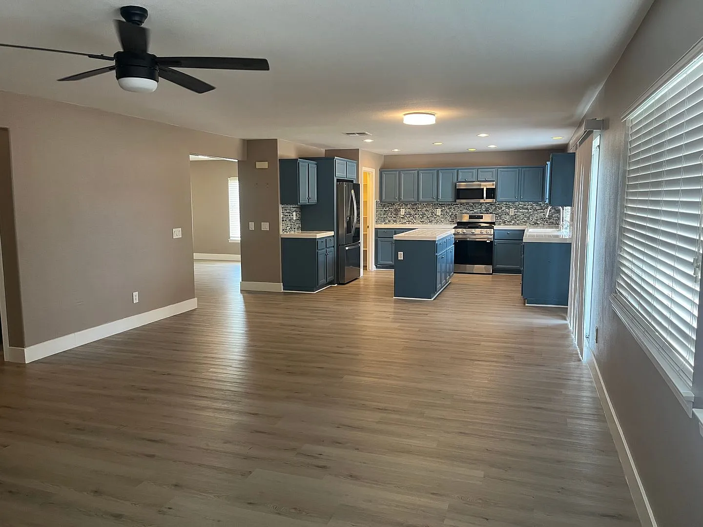 Winchester 4 Bedroom main floor Bed and Bath — Photo 3