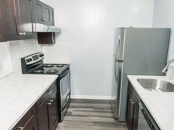 3rd image of 98-1377 Kaahumanu St