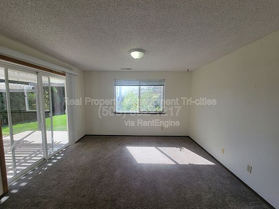 4th image of 8831 W Entiat Ave