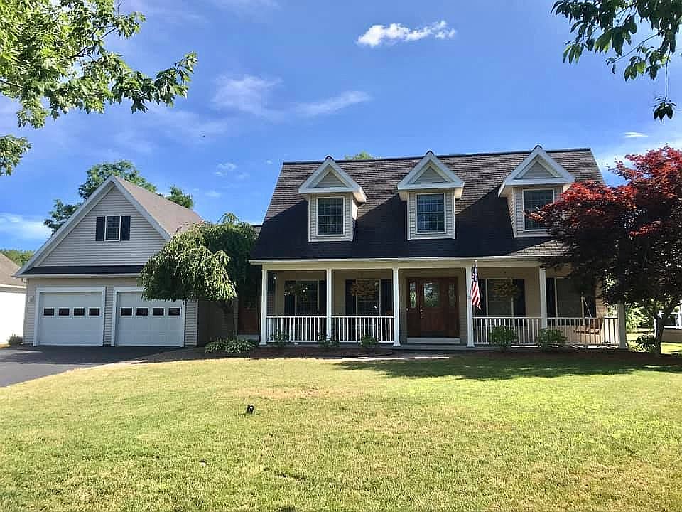 1st image of 121 Hawthorne Dr