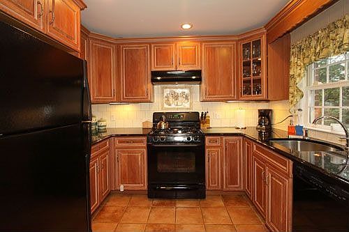 5th image of 156 William St