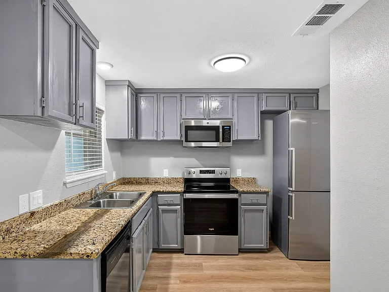 7201 Owen Ct — Photo 1