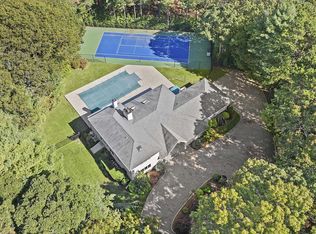 12 Blueberry Ct, East Quogue, NY 11942