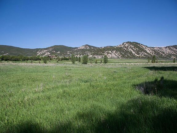 3rd image of 300 Red Bluffs Way