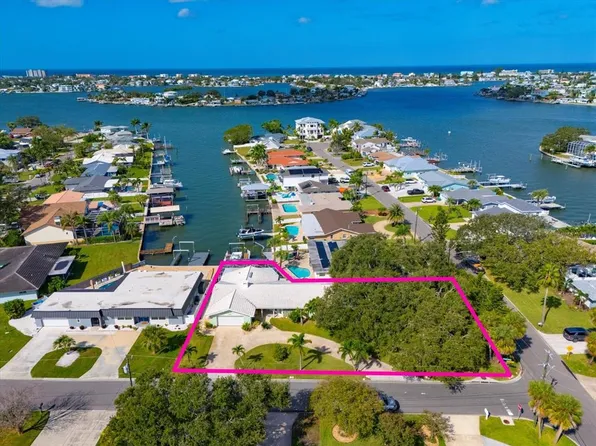 1670 Clearwater Harbor Dr, Largo, FL 33770