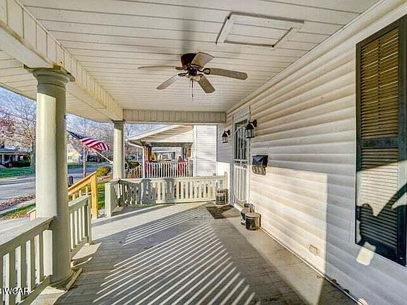 5th image of 439 S Woodlawn Ave