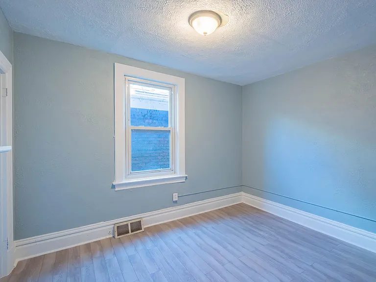 435 N Graham St — Photo 5