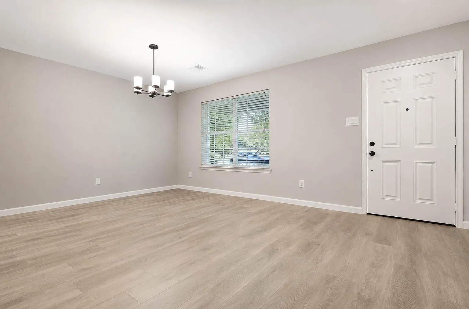 3 bed, 2.5 bath, 2151 sqft, $2,300 — Photo 3