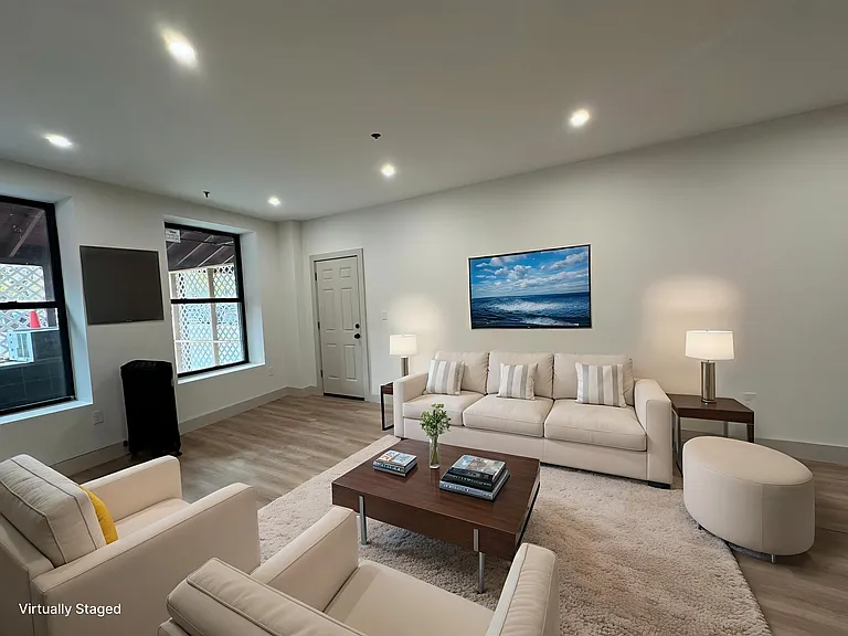 114 Main St #101 — Photo 5