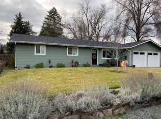 202 S Rose St, Phoenix, OR 97535