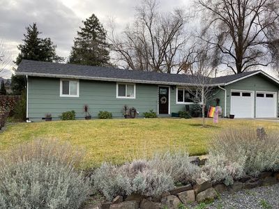 202 S Rose St, Phoenix, OR, 97535