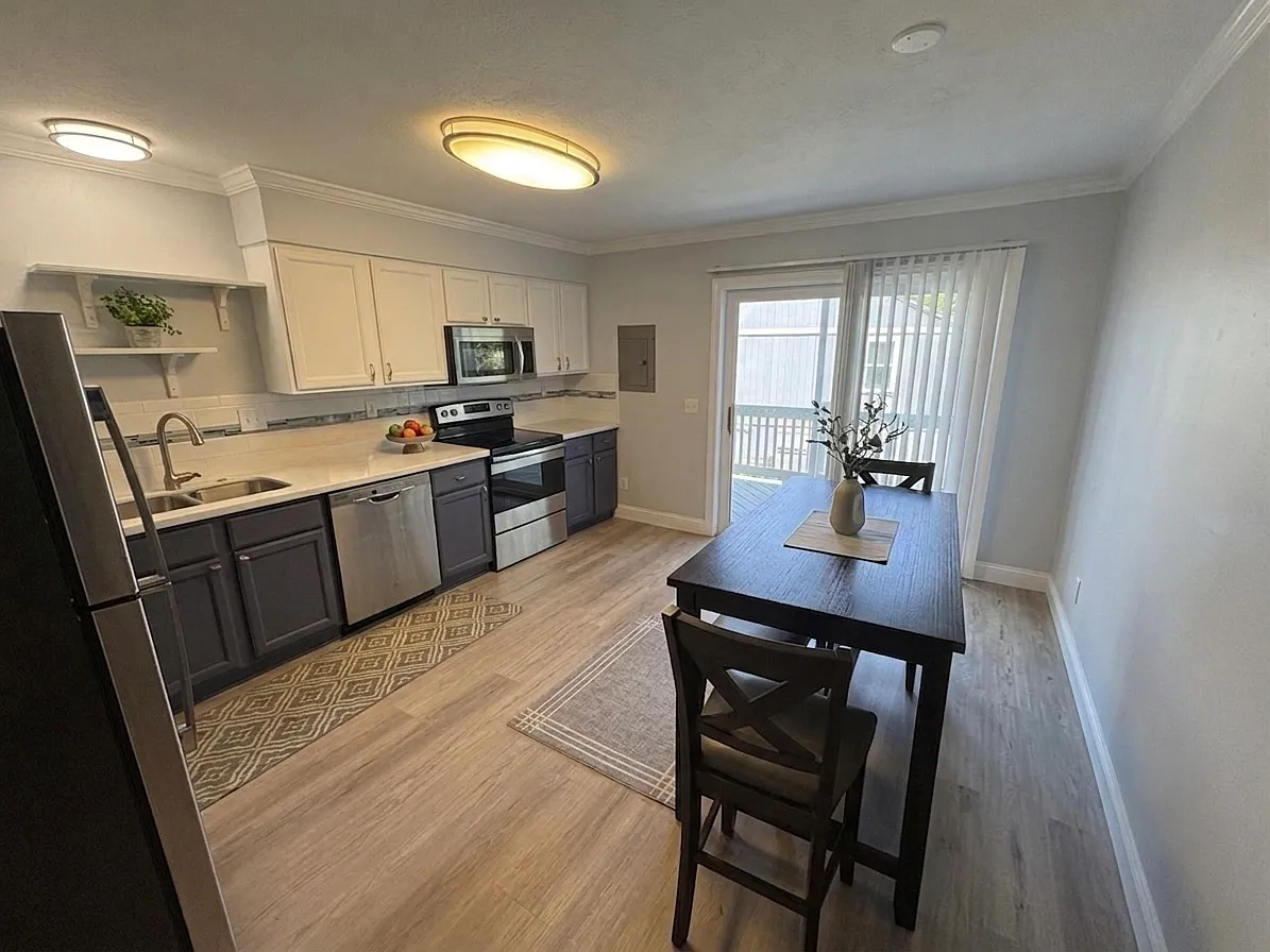2 bed, 1600 sqft, $2,295 — Photo 2