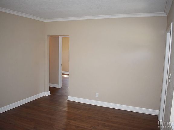 3rd image of 121 SE 5th Ave