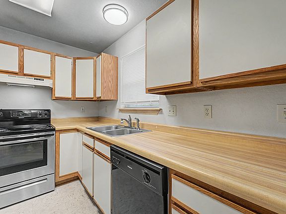 5th image of 1364 E Sequoyah Ct
