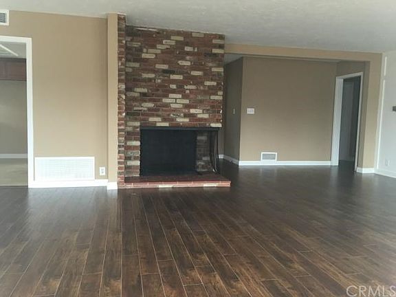 2nd image of 212 E Cypress St