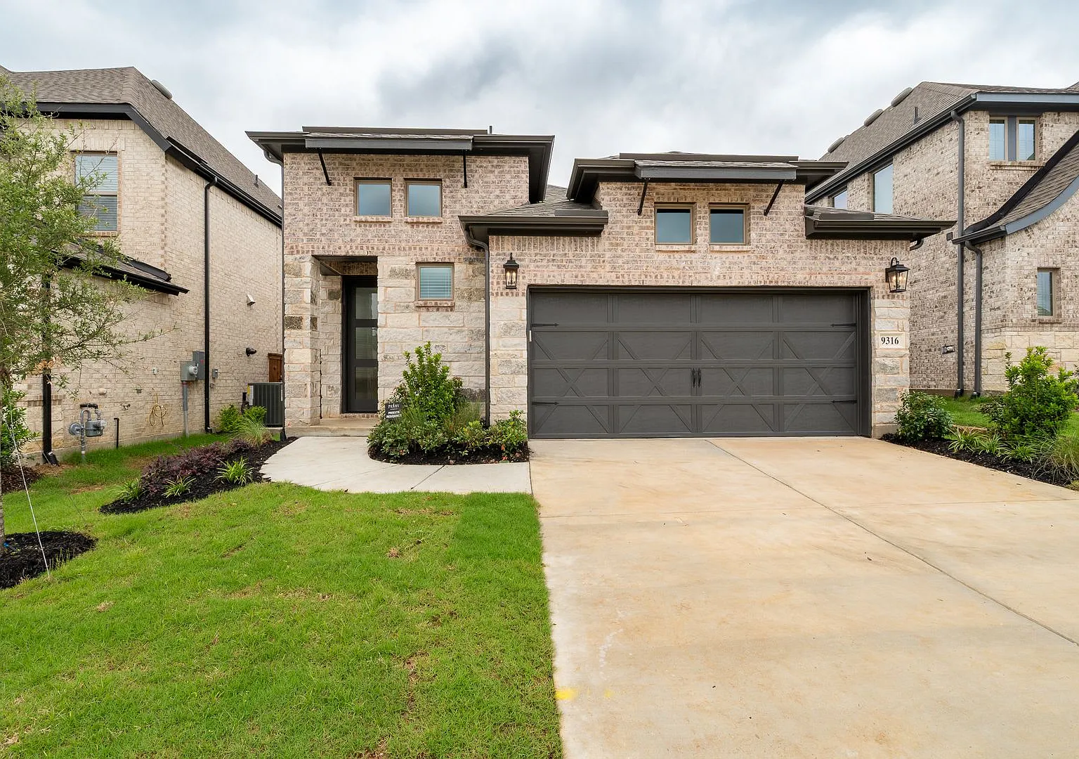 9316 Paintbrush Dr — Photo 3