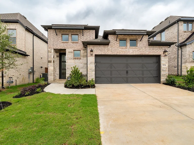 9316 Paintbrush Dr — Photo 3