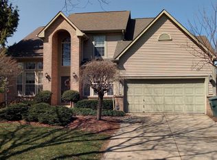 893 Cove Point Dr, Columbus, OH 43228