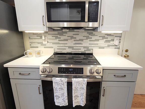 4th image of 39 Spit Brook Road #46