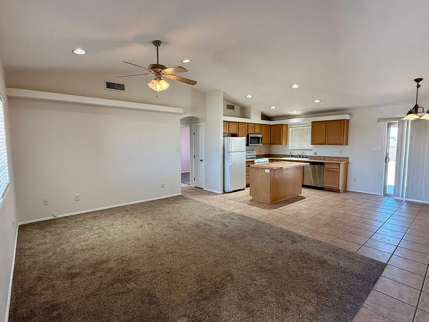 Cul-De-Sac Home 11800 Eclipse Ct — Photo 2