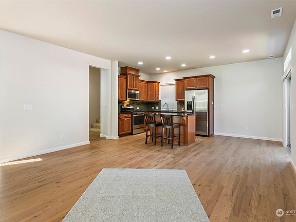 3rd image of 9149 1st Street SE