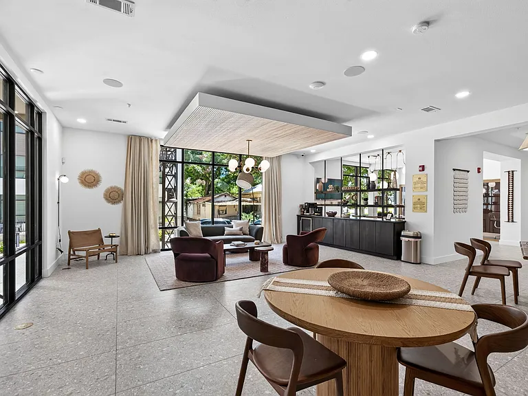 River House — Photo 13