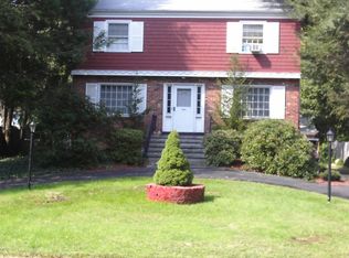 147 Woodbine Cir, Bridgeport, CT 06606