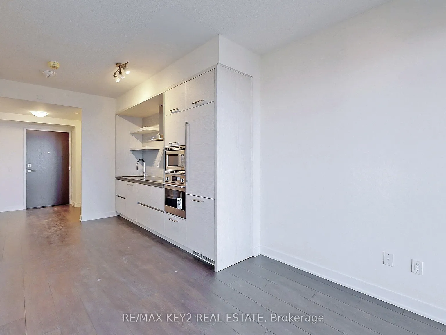 2 bed, $2,400 — Photo 4