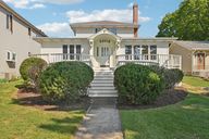 W Lake Shore Dr-S1909-001.jpg