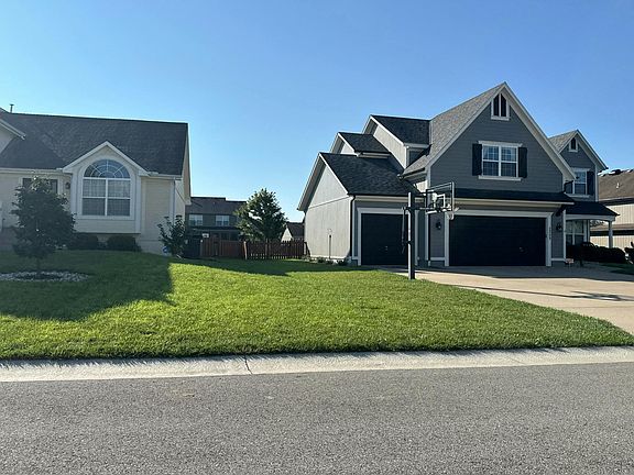 3rd image of 2509 SW Rustic Cir