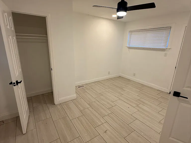 3639 Agnes Ave — Photo 8