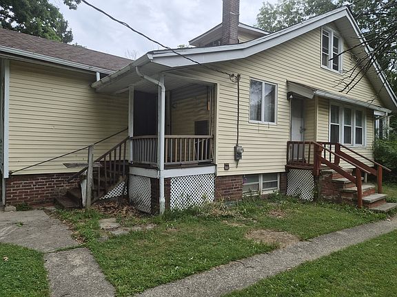 2nd image of 1540 Maple Rd