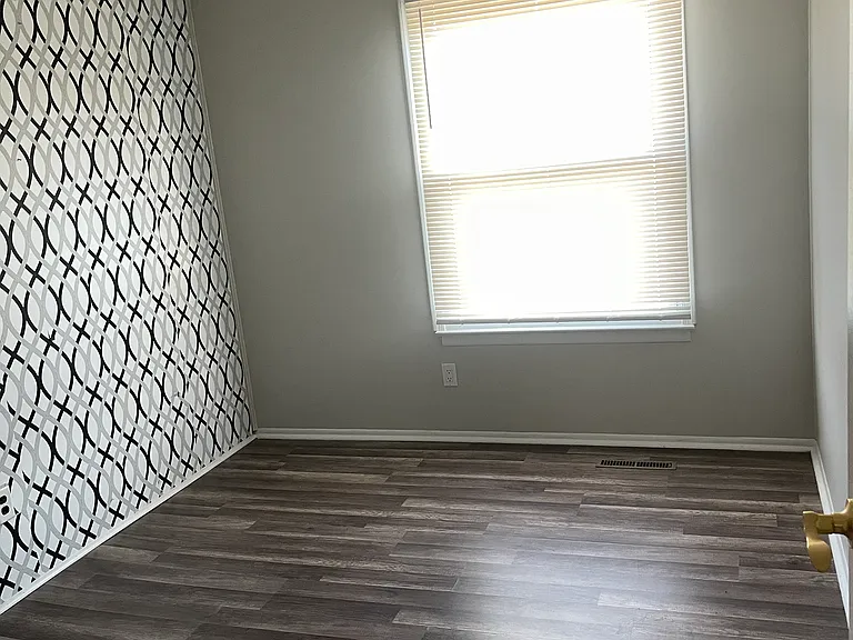 1400 Harford Square Dr — Photo 9