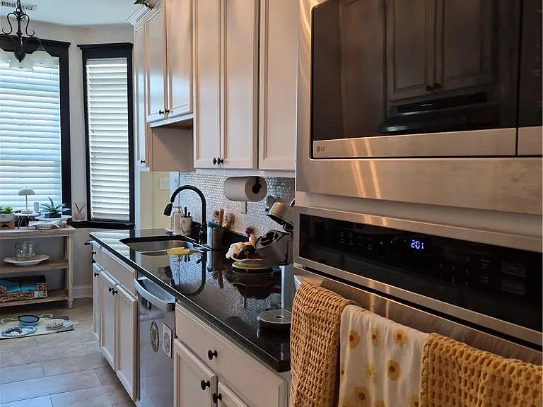 4900 Boyle Ct — Photo 5
