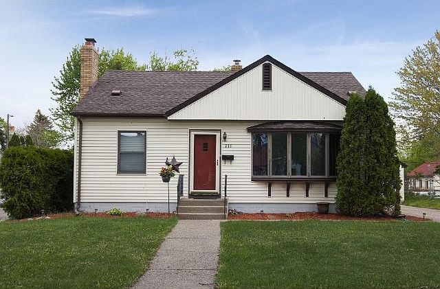 1st image of 251 Roeller Ave E