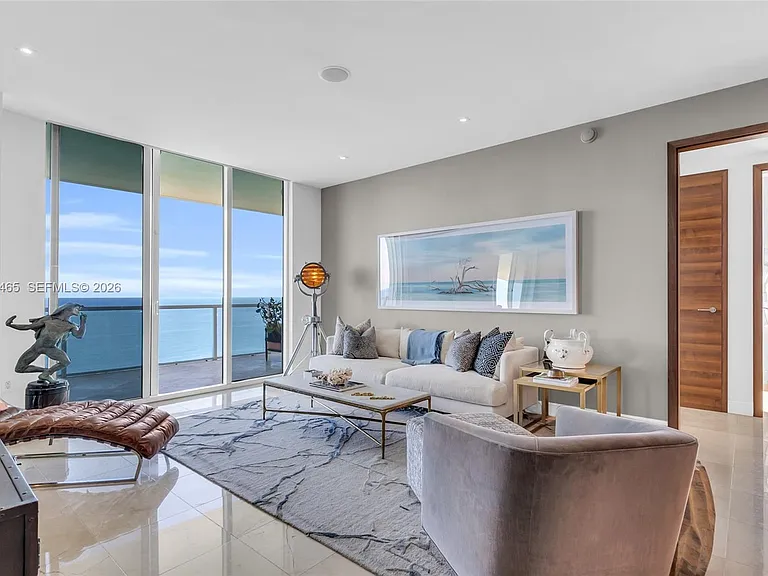 16699 Collins Ave #4202 — Photo 2