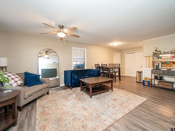 3rd image of 179 Pinecrest Dr N