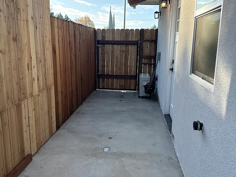 22361 Roscoe Blvd — Photo 3