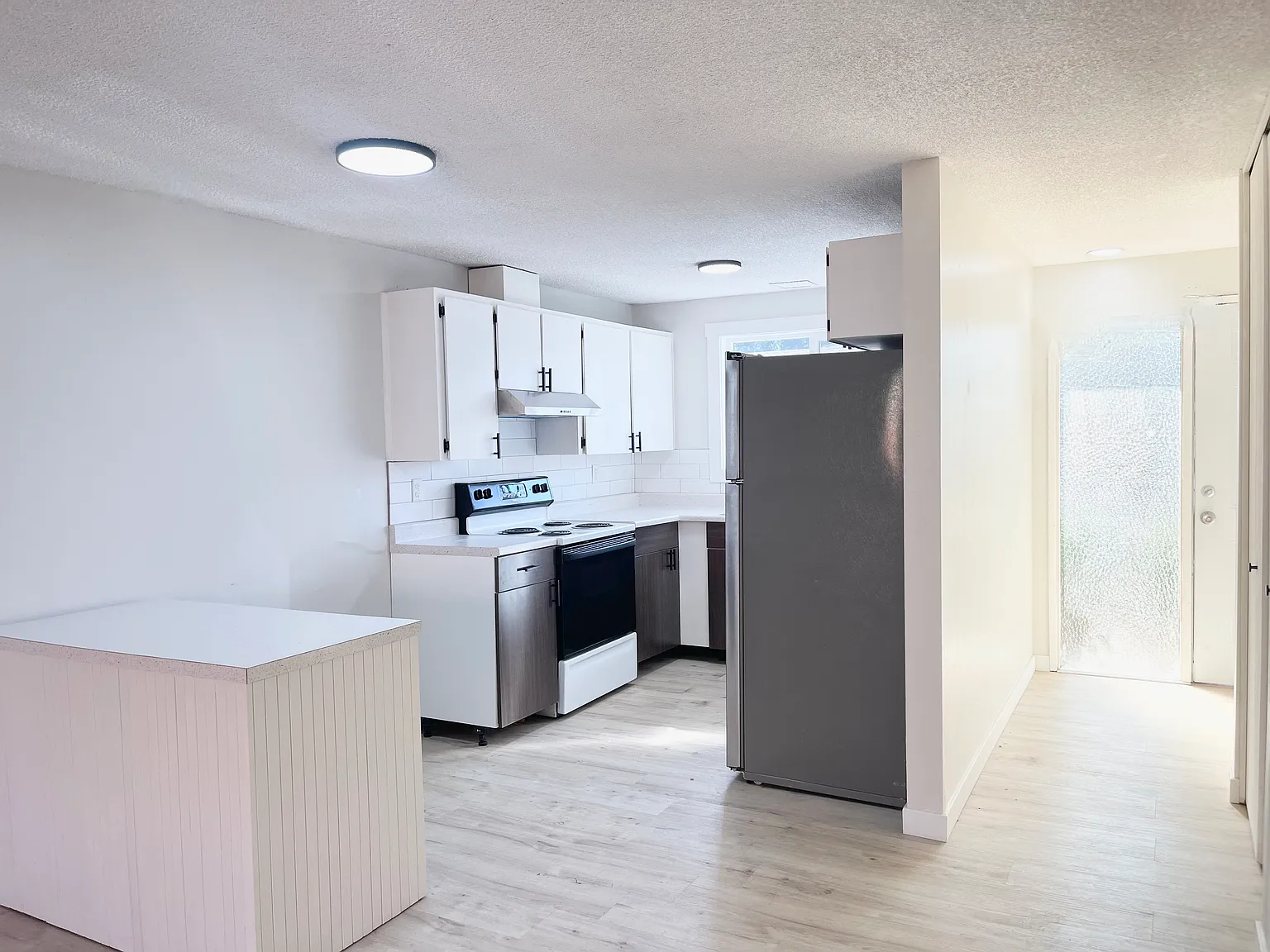 2 bed, 890 sqft, $1,850 — Photo 4