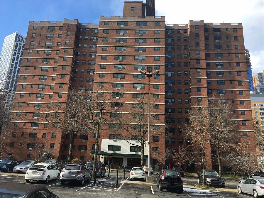 1st image of 191 Willoughby St APT 3F