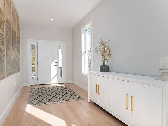 3rd image of 62 Albertina St #A