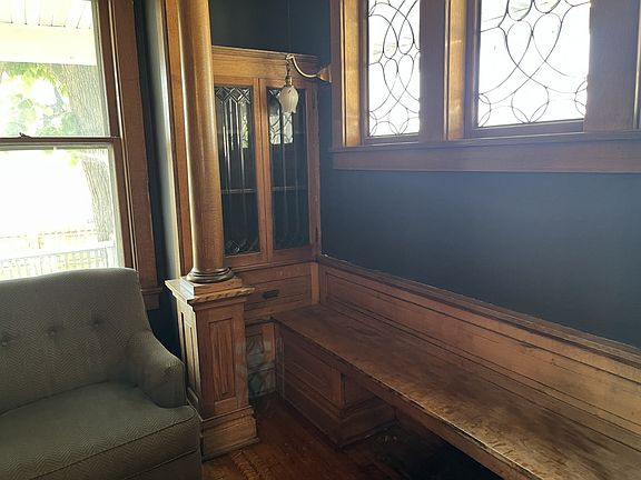 4th image of 326 Gooding St