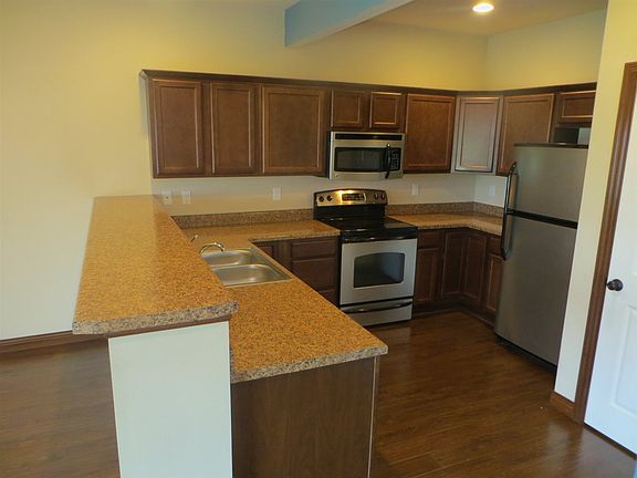 2nd image of 1425 Marilyn Dr