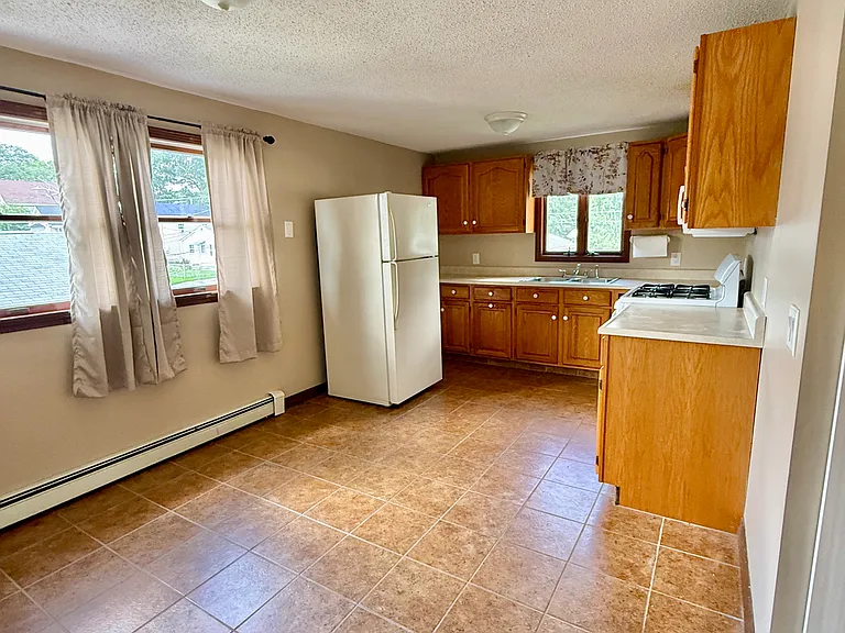 24 Morris Ave #2 — Photo 5