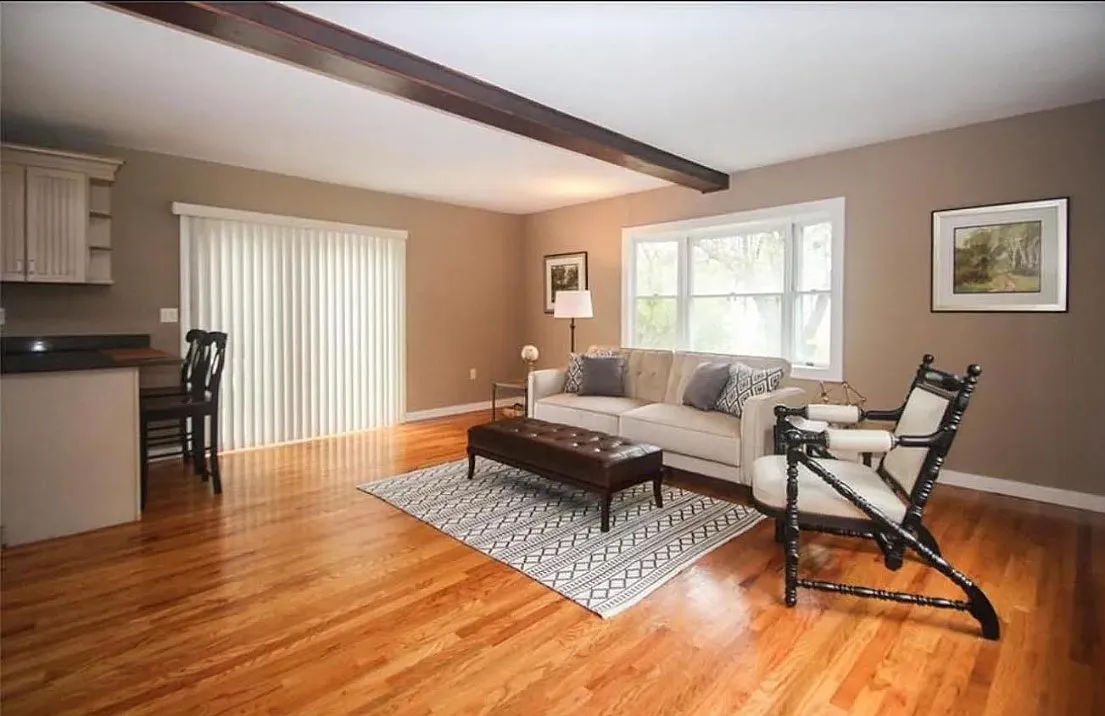 4 bed, 1.5 bath, 1638 sqft, $3,750 — Photo 4