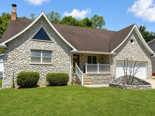 1820 Campbell Dr, Ironton, OH 45638