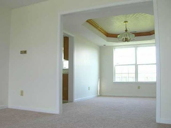 3rd image of 11041 Oakspring Dr