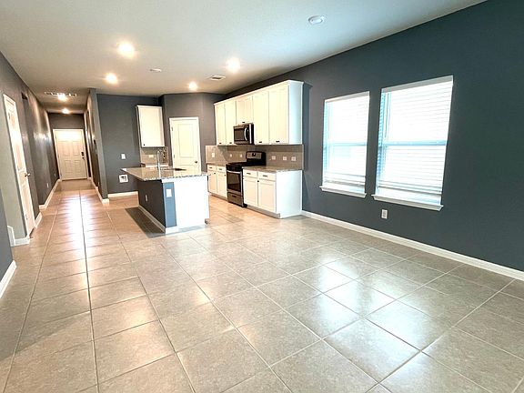 3rd image of 405 Waterway Ave
