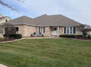 14819 Landings Ln, Oak Forest, IL